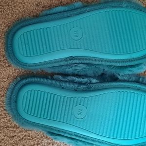 Stars Above slippers teal size 7/8